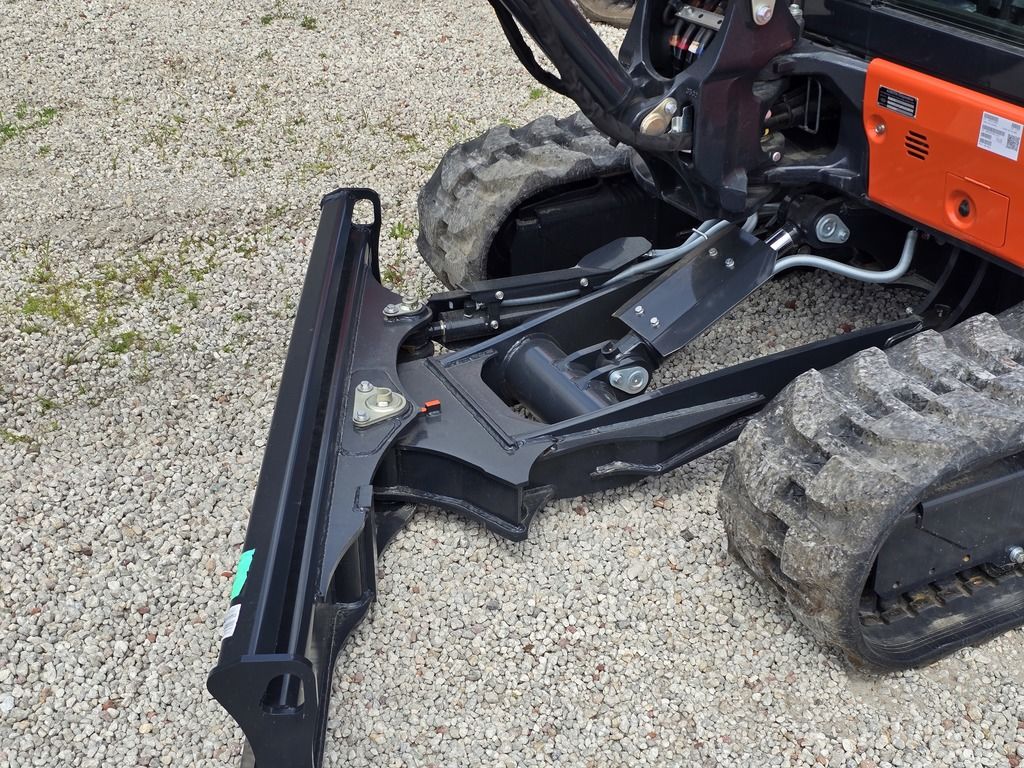 Kubota U48-5 - frame and coupler detail