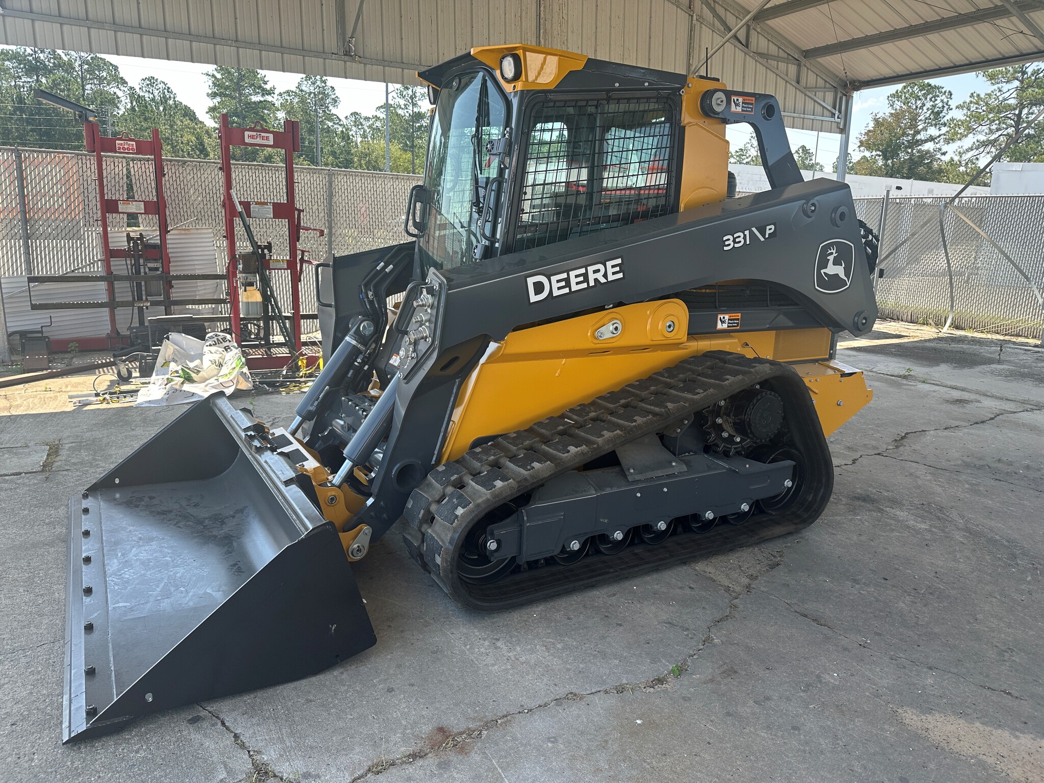 John Deere 331P - side view