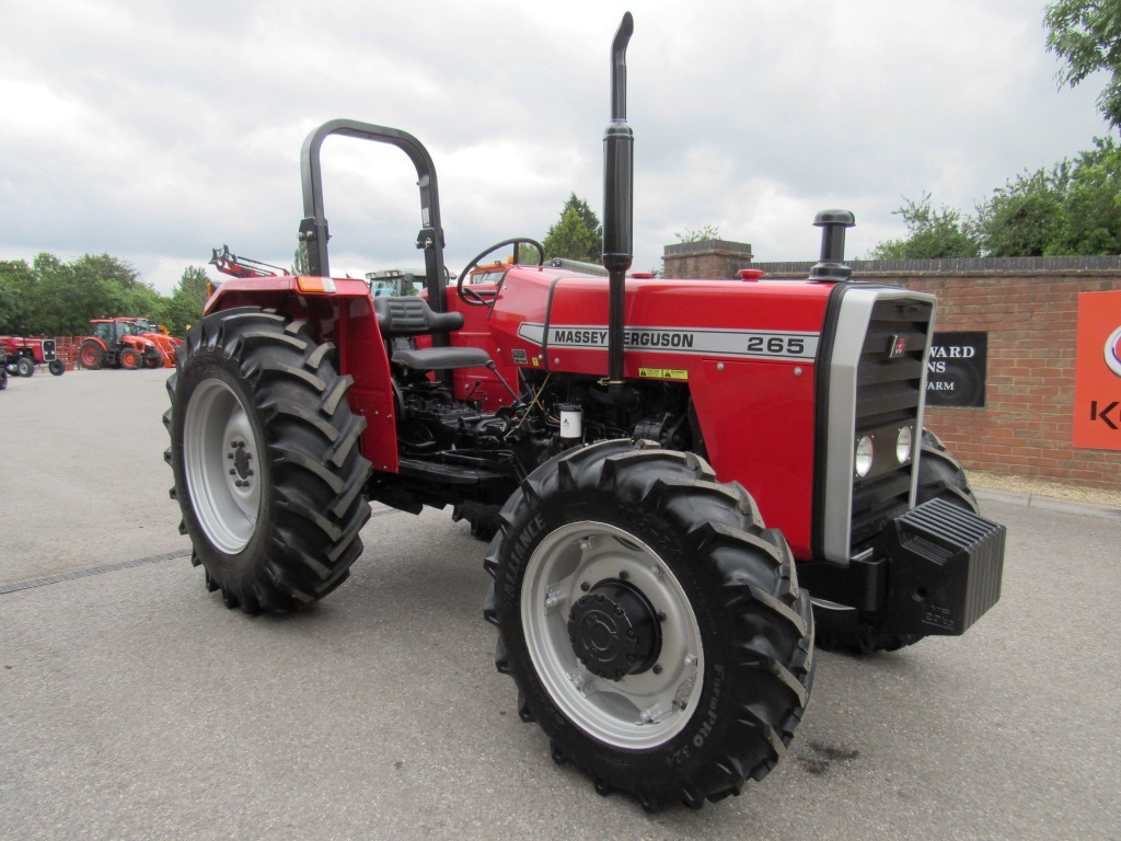 Massey Ferguson 265 - rear view