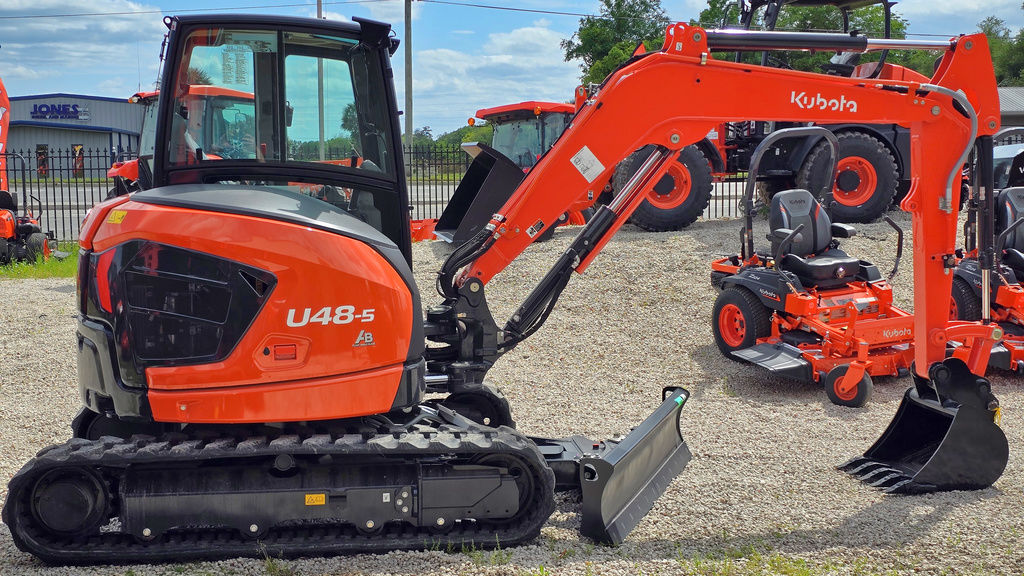 Kubota U48-5 - undercarriage detail