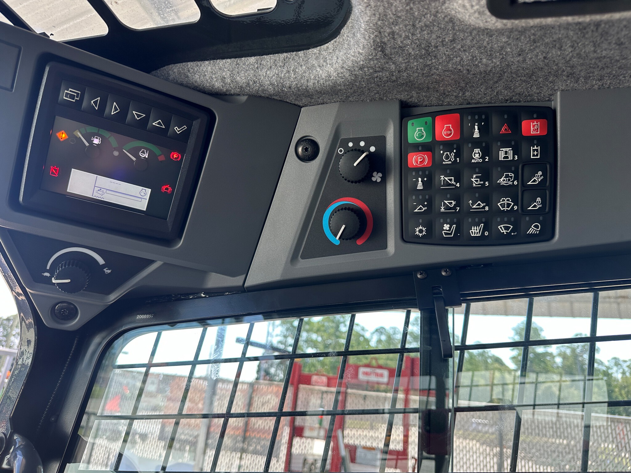 John Deere 331P - interior view