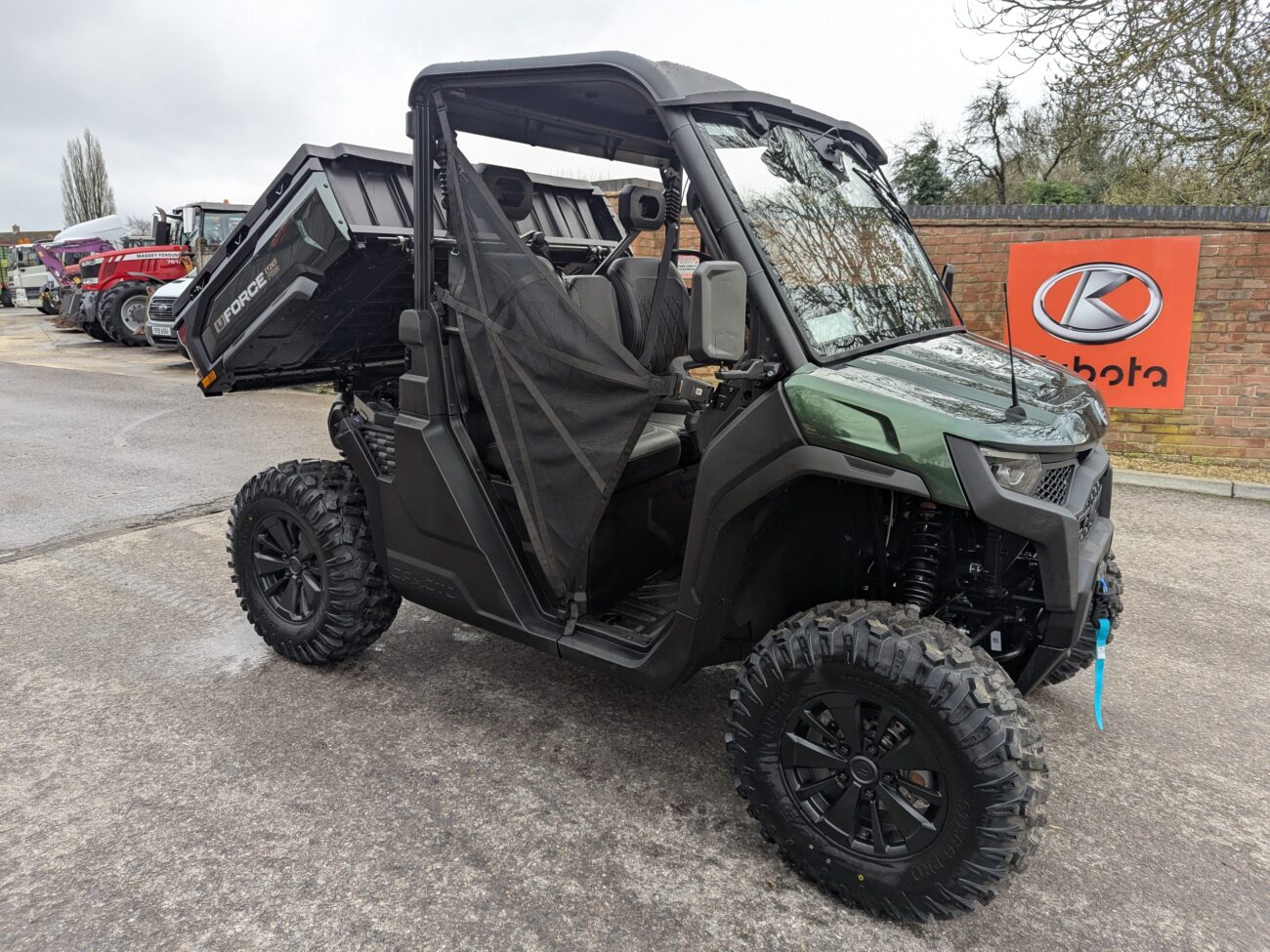 CFMOTO U10 Pro Agri Edition - interior view