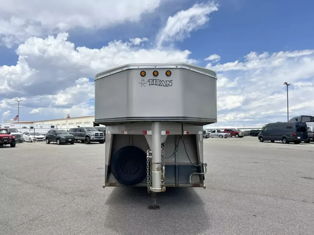 2001 Titan 3 Horse Gooseneck