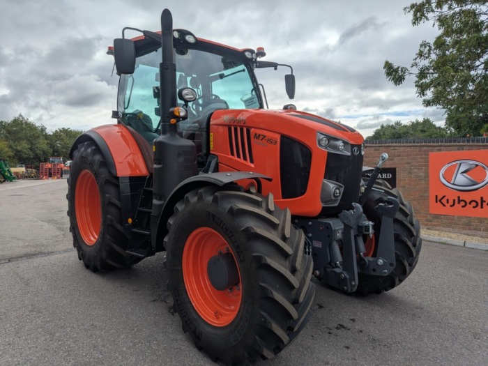 Kubota M7 153 Premium - front view