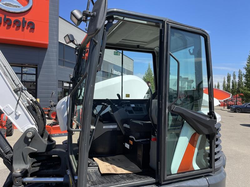 Bobcat E85 - side view