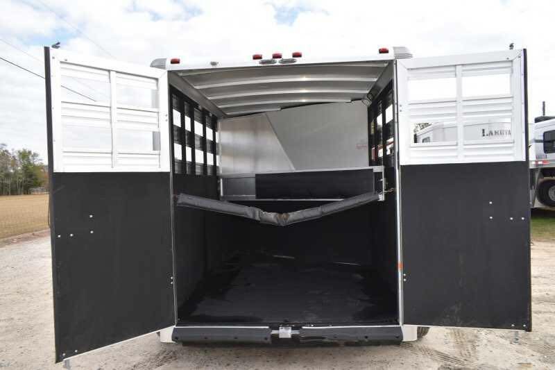 2005 Sundowner Sunlite 2 Horse Trailer