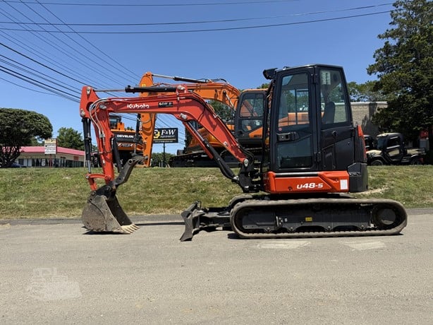 Kubota U48-5 - front view